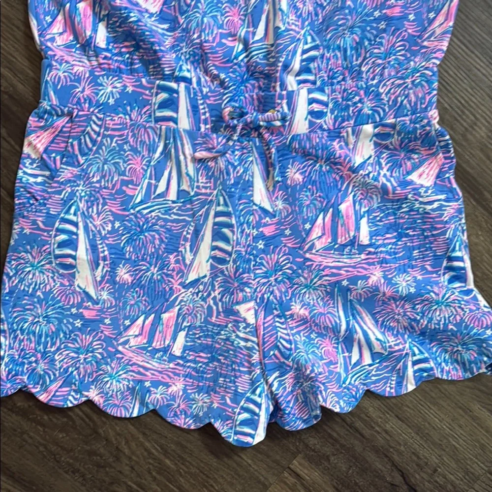 Lilly Pulitzer Blue and Pink Firework Print Shorts romper size 10 to big 🥲 - Picture 3 of 4